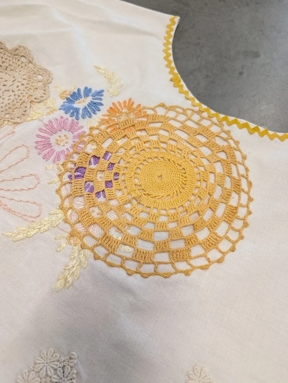 1 of 1 POPOVER TOP made from vintage tablecloth S